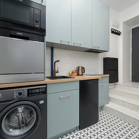 Comfortable For 4 Guests, Pet Friendly By Renters Wrocław