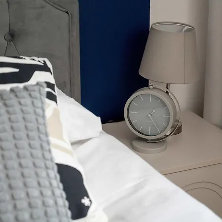 Comfortable For 4 Guests, Pet Friendly By Renters Apartament *